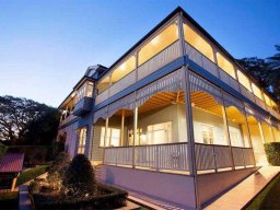 Balustrade gallery