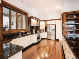 bifold-windows-83